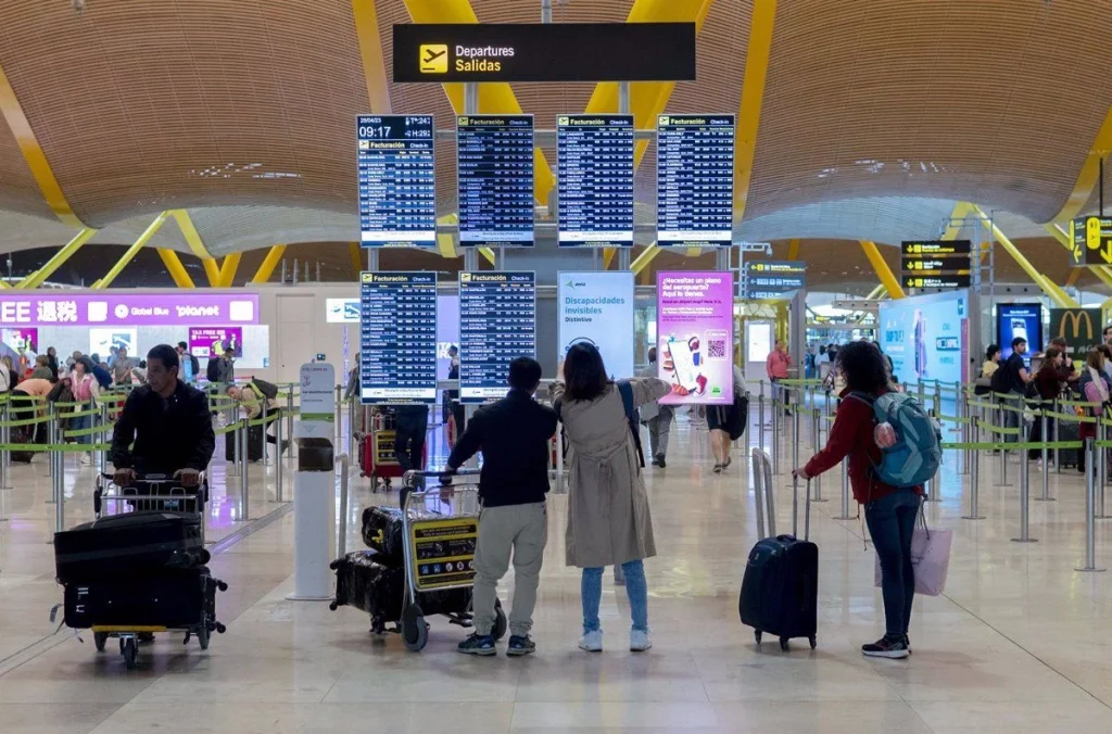 El Servicio De Booking, Airbnb Y Marriott Hunde A Ryanair En Una España &Quot;No Preparada&Quot; 2 Ryanair Contra Las Agencias Online: La Guerra Por Los Precios De Los Vuelos