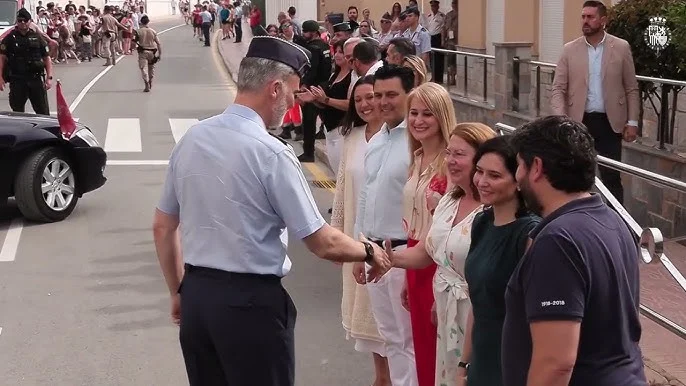 Un gesto con mensaje de Felipe VI a Leonor durante el Festival Aéreo